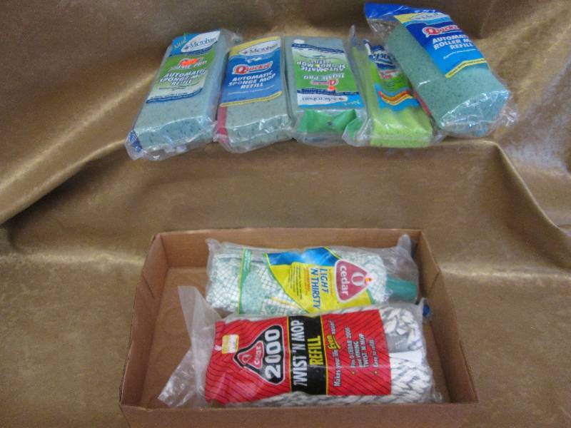 lot 77 image: Mop Refills...