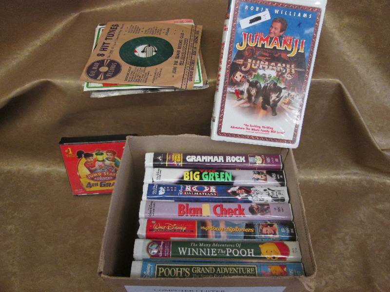 lot 79 image: 8 VHS Childrens Movies, Collectibl...