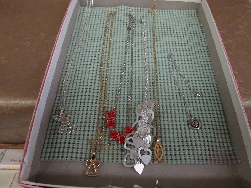 lot 82 image: Lot of 6 Necklaces...