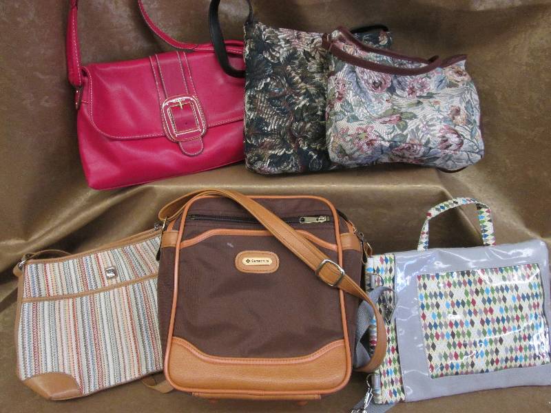 lot 90 image: Lot of 6 Assorted Purses...