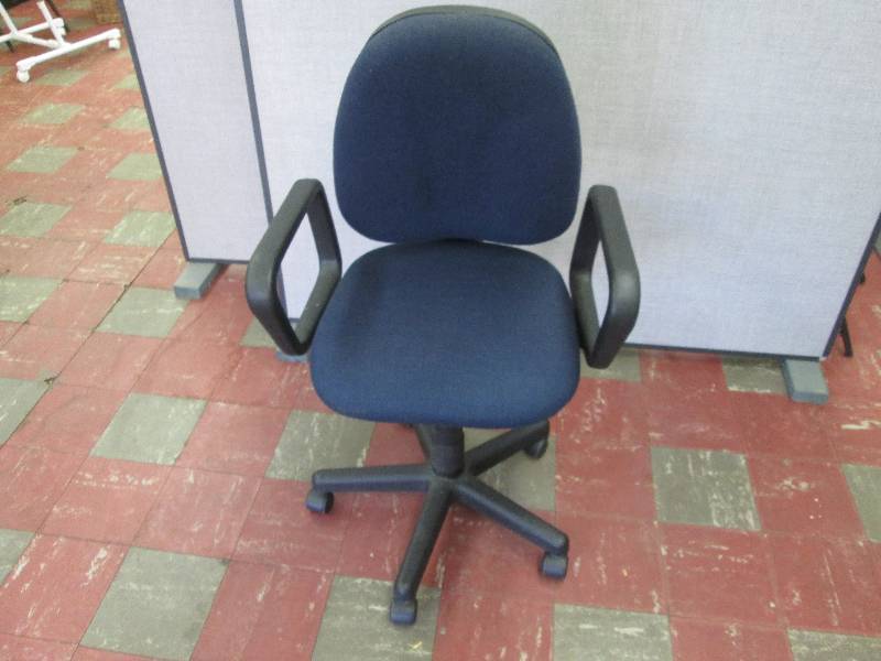 lot 105 image: Fabric Office Desk Chair...