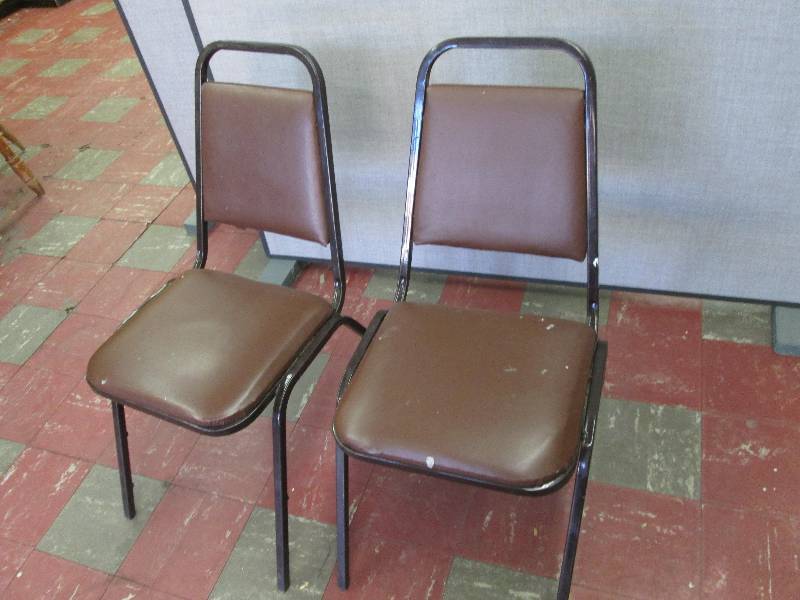 lot 107 image: Lot of 2 Banquet Chairs...