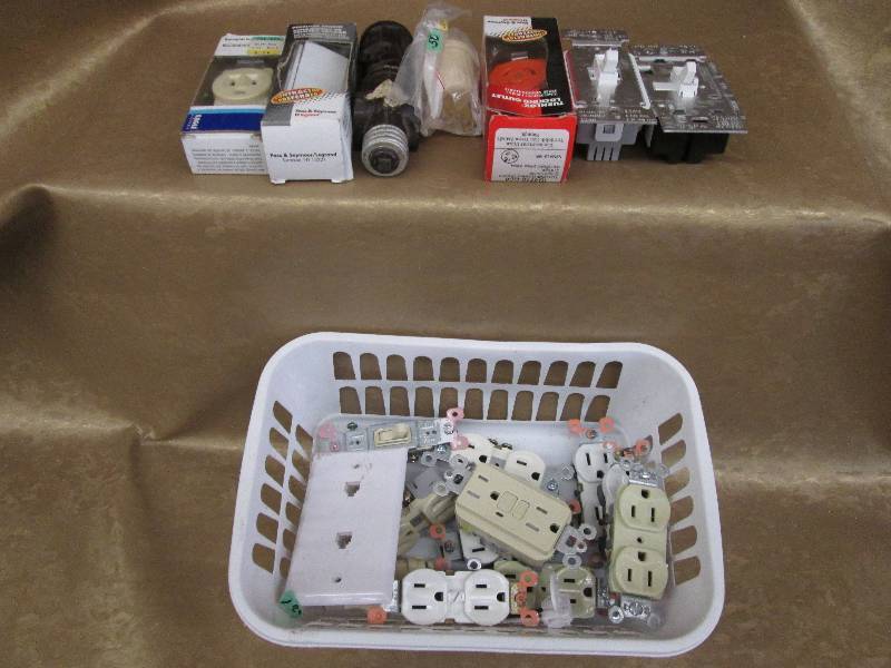 lot 112 image: Lot of Electrical Receptacles & Swi...