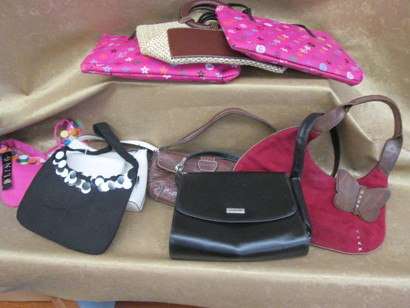 lot 127 image: Lot of 9 Assorted Purses...