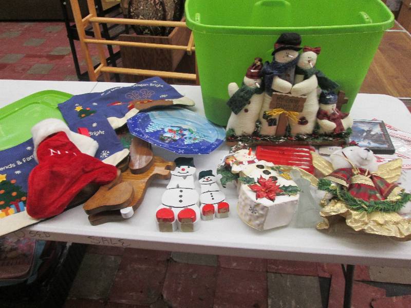 lot 149 image: Grab Bag Tote of Christmas Dcor -...