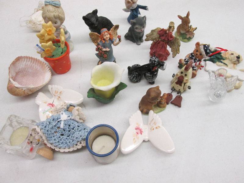 lot 167 image: Assorted Small Collectibles...