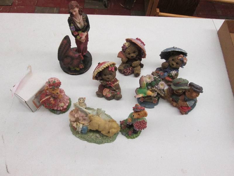 lot 171 image: Assorted Bear Dcor Figurines, plu...