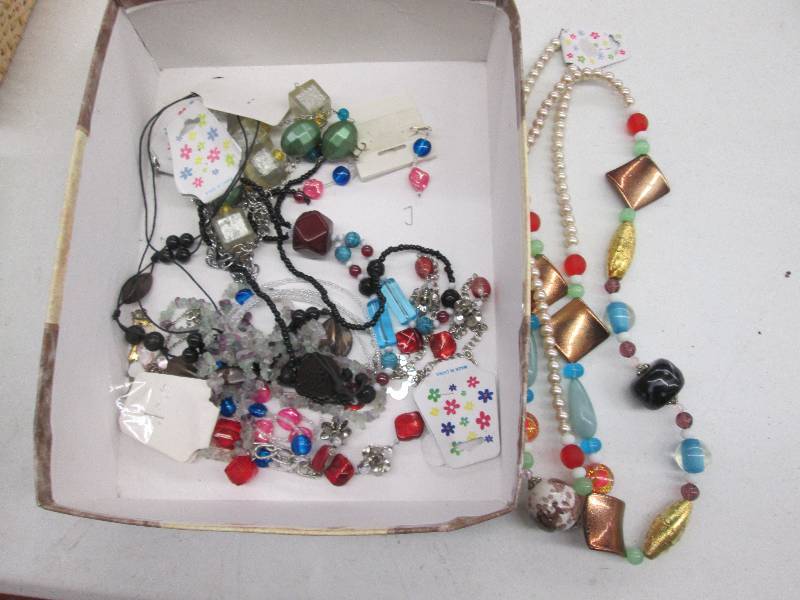 lot 178 image: Assorted Jewelry...