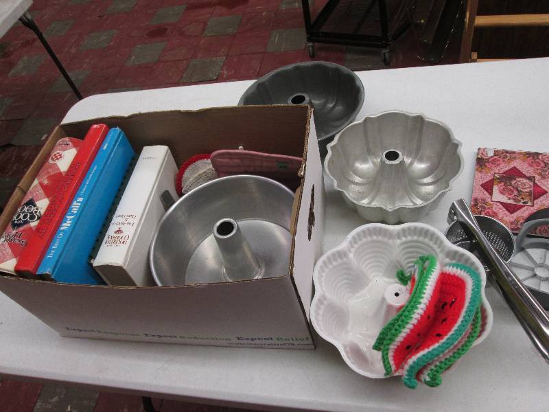 lot 187 image: Cookbooks, Angelfood pan, Bundt pan...