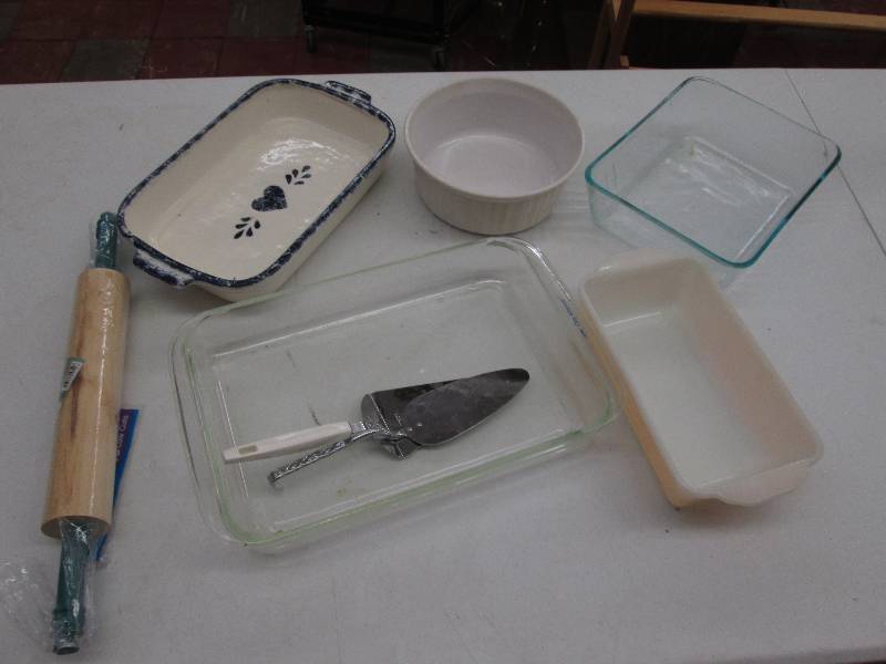 lot 194 image: Assorted Bakeware, Rolling Pin...