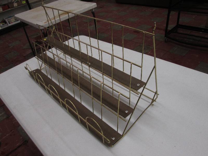 lot 201 image: Metal Rack...