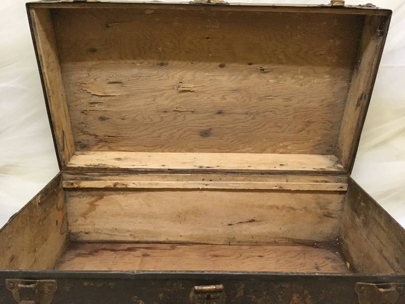 Vinatge Metal Trunk
