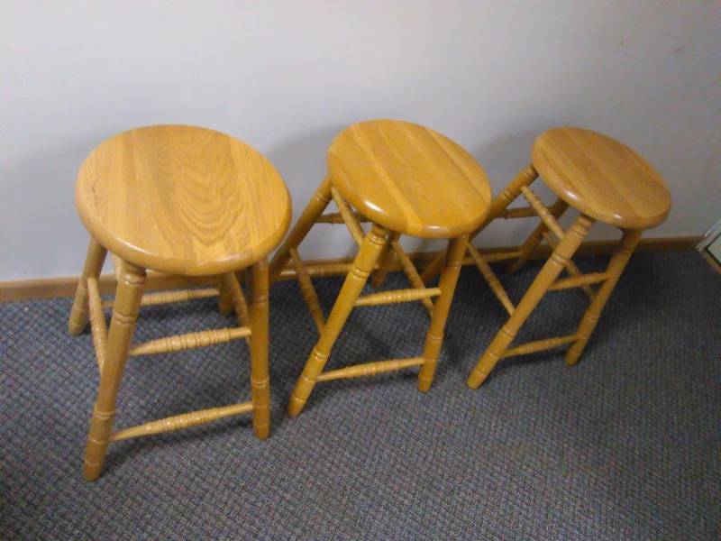 lot 8 image: 3 solid oak stools