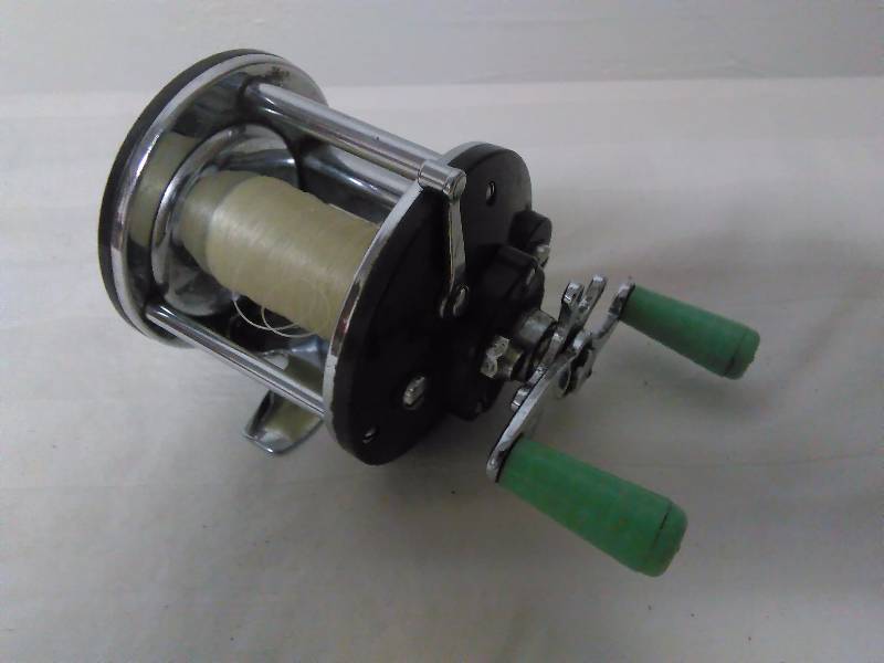 lot 19 image: Vintage Penn-PEER, Fishing Reel, Model 109, all original including hardware
