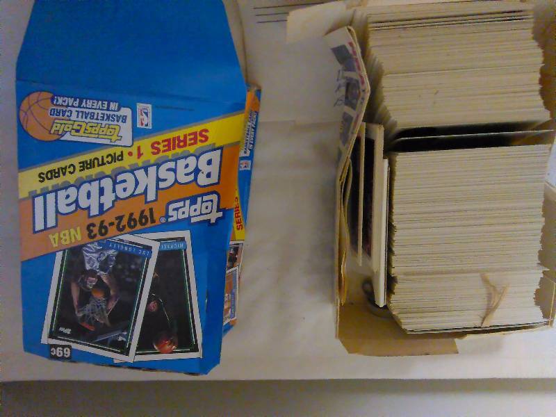 lot 25 image: 1992, Topps, NBA and 1992 NBA Hoops Trading Cards