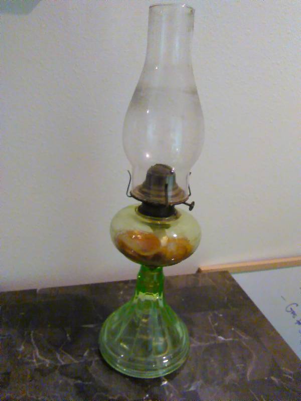lot 52 image: Vintage Green Glass Oil Lamp