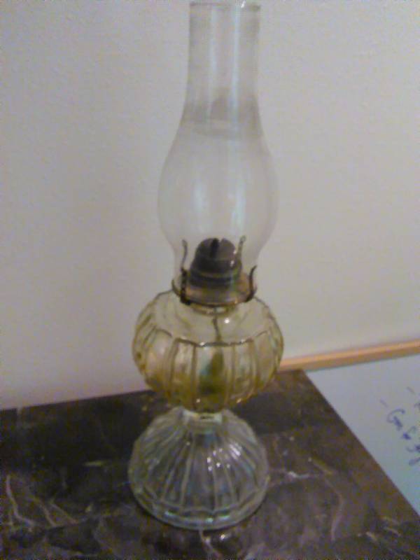 lot 53 image: Vintage White Flame Glass Oil Lamp, complete and working condition.