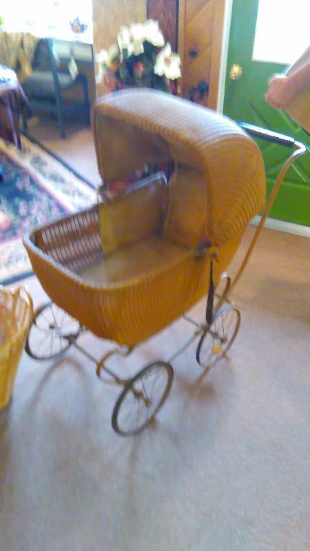lot 78 image: Antique buggy.  We have determined this buggy to be pre-1900.