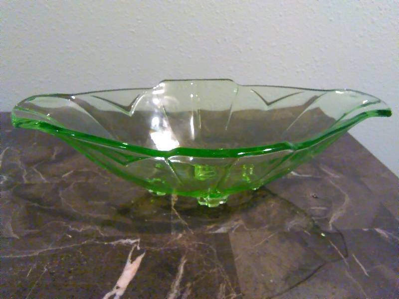 lot 91 image: Vintage, Green English Glass Footed Serving Dish 12 inches.