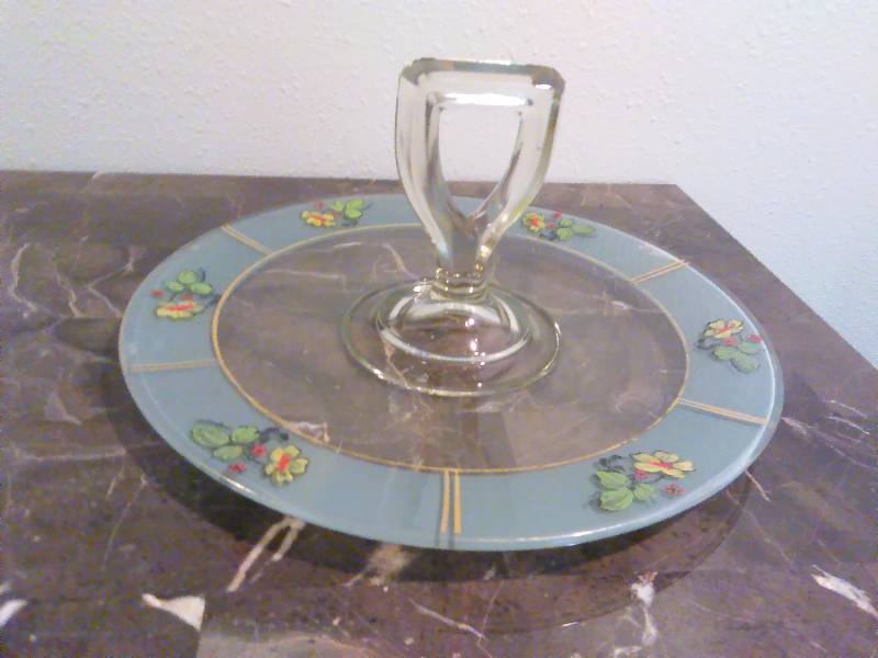lot 94 image: Vintage Vintage Depression Painted Server PlateServer Plate
