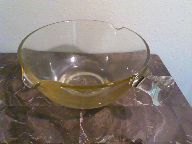 lot 95 image: Vintage Clear Depression Glass Slick Handle Batter Bowl Pour Spouts US Glass Circa 1930s 9  inches in diameter