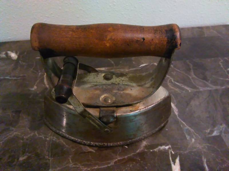 lot 102 image: primitive vintage sadirons, old antique wood handle sad iron