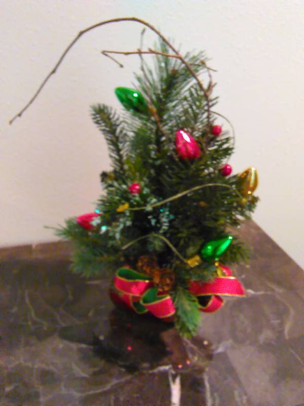 lot 104 image: Christmas Lightbulb Centerpiece, Marshal Fields