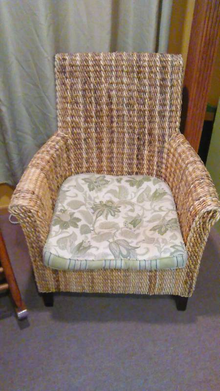 lot 134 image: Banana Leaf Chair, 32 wide, 40 Tall