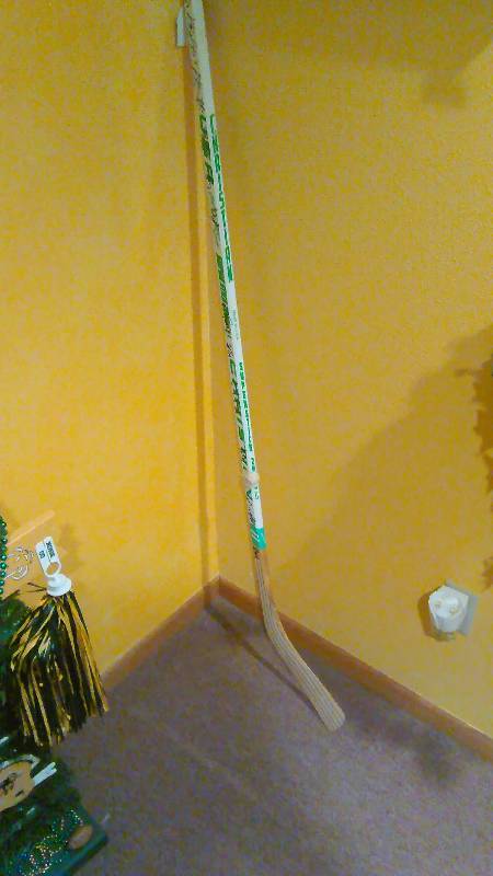 lot 135 image: autographed Minnesota North Stars stick 9091 season 15 total Broten Casey Takko