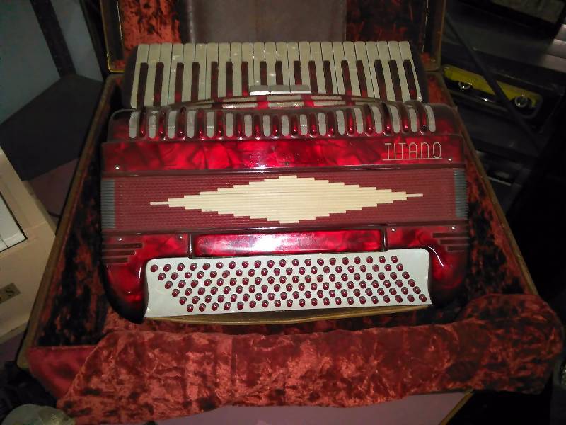 Titano accordion on sale