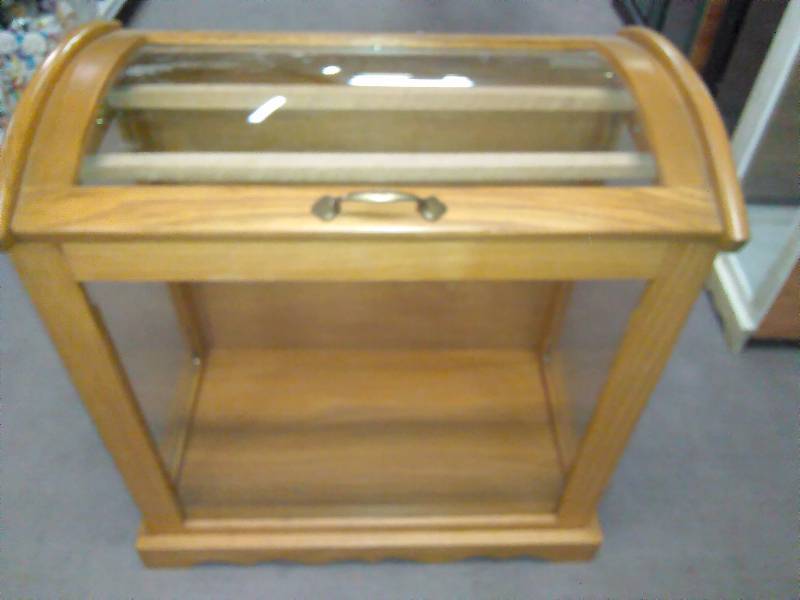 Quilt Case, Oak and Glass "Just in Time to make it a Fabulous Christmas" Auction KBID