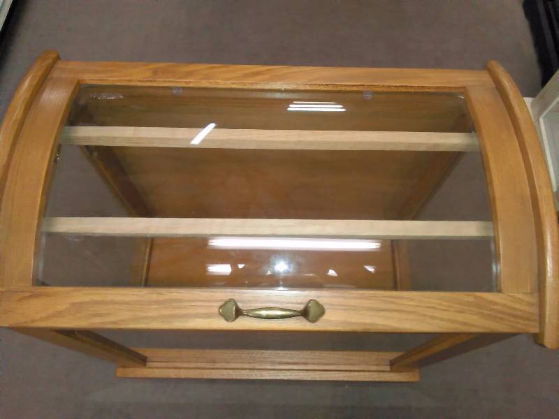 lot 168 image: Quilt Case, Oak and Glass