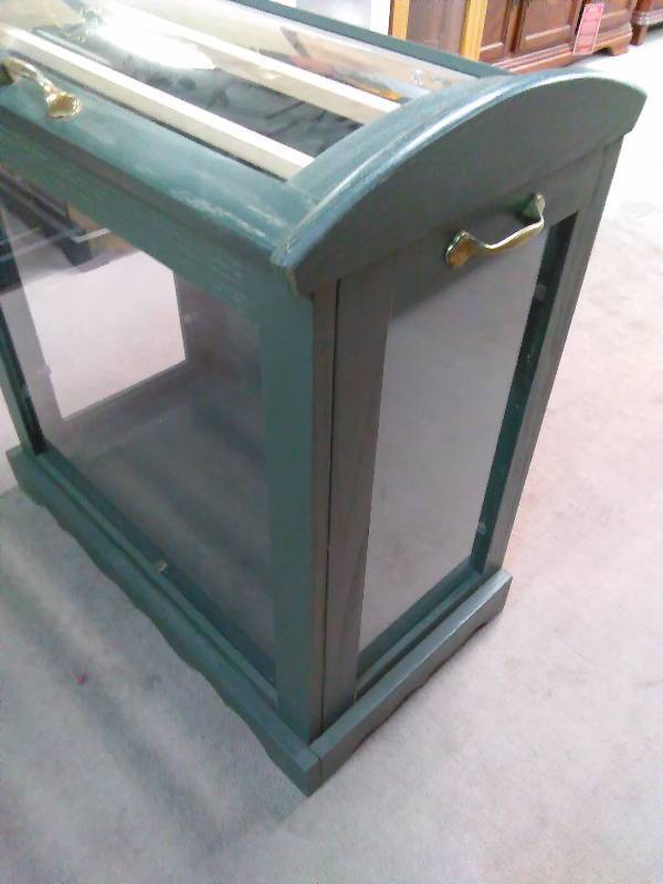 lot 169 image: Quilt Case, Green Paint and Glass