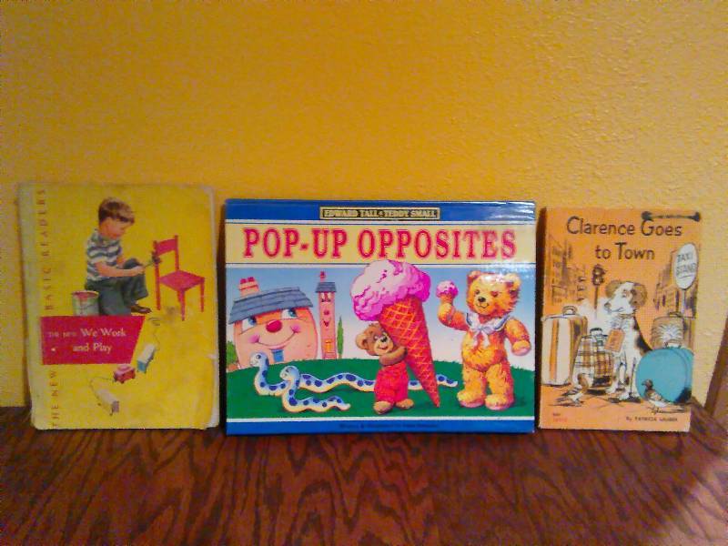 lot 202 image: Vintage Childrens Books, (3)