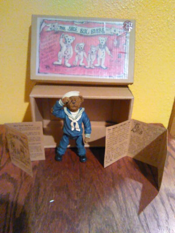 lot 208 image: Navy Seaman McBear, The shoe box bears collection, Boyds Bears