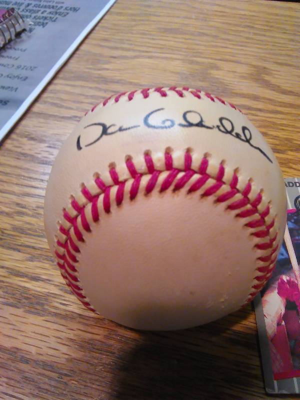 lot 260 image: DAN GLADDEN TWINS TIGERS M.L. SIGNED BASEBALL