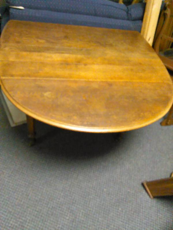lot 237 image: Antique Oak Dining Table