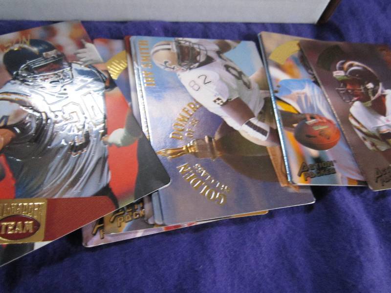 Box of mixed football cards...