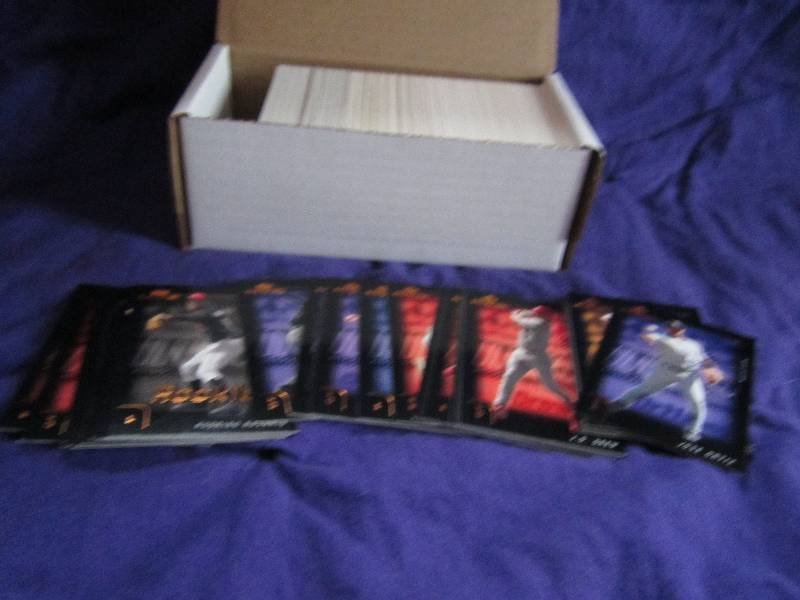 Box of 2000, 03 upper deck MVP base...