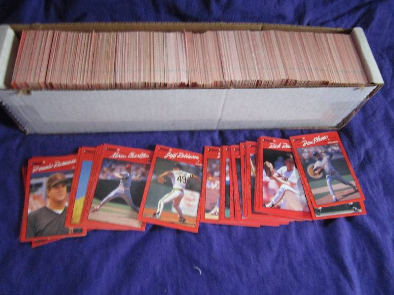 Box of 1990 donruss baseball cards...