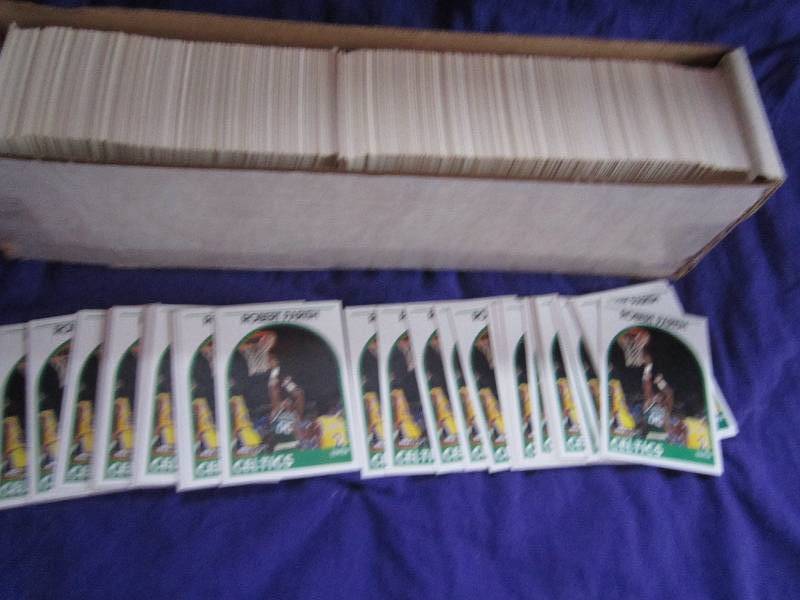 Box of 1989-90 NBA Hoops Basketball...