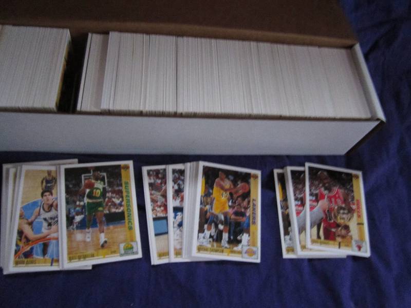 Box of 1991-92 upper deck basketbal...