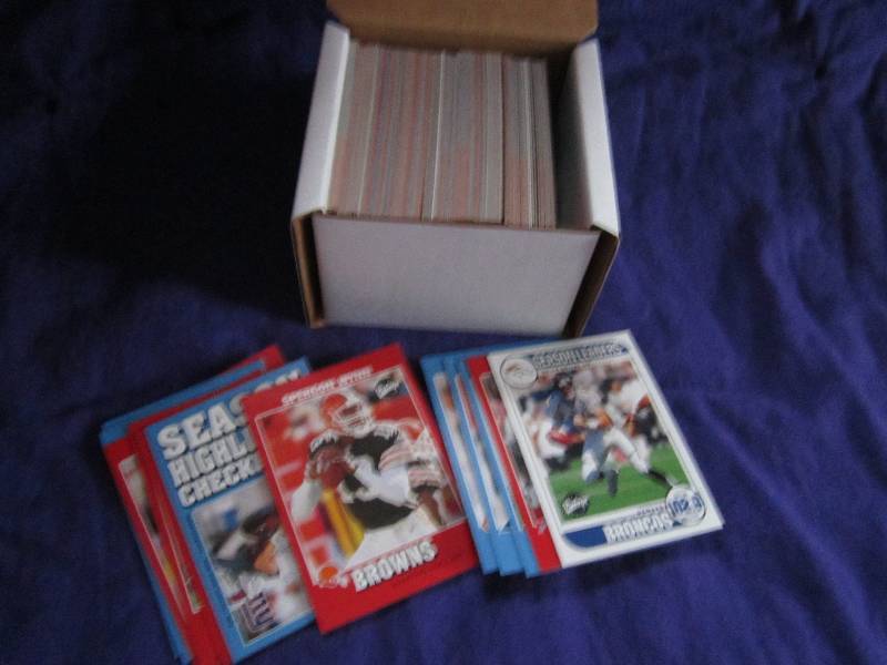 Box of 2001 upper deck vintage foot...