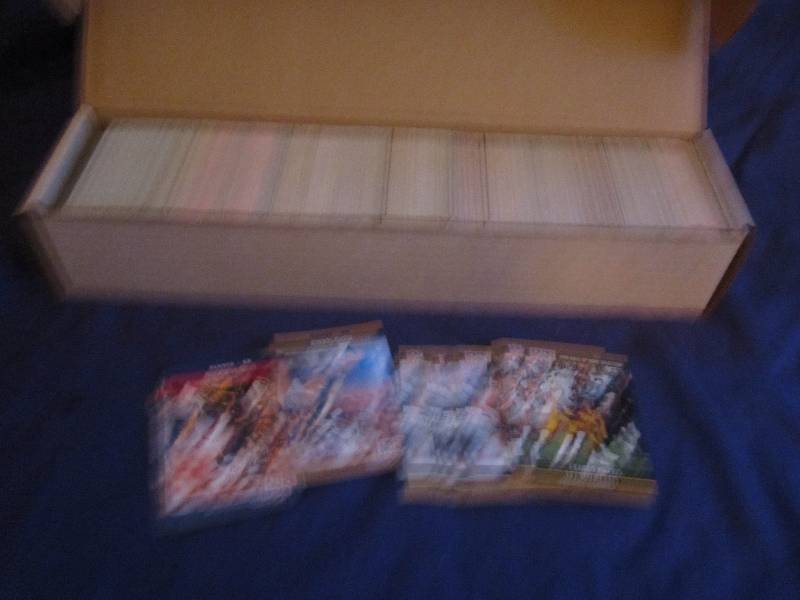 Box of1990 Proset football cards...
