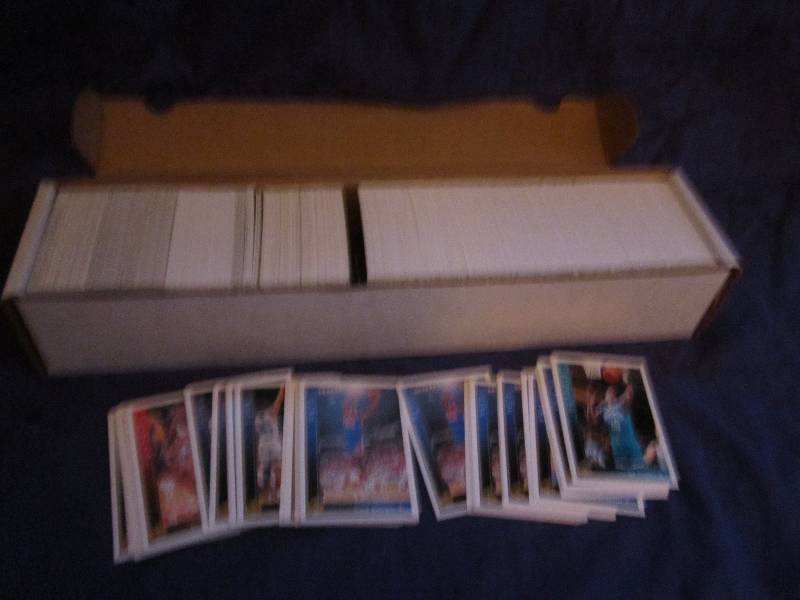Box of 1993-94 upper deck basketbal...