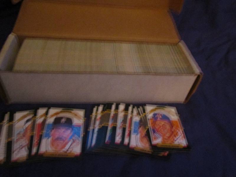 Box of 1987 don russ baseball cards...