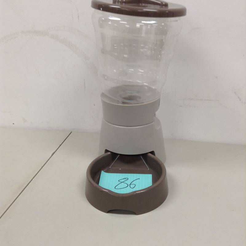 lot 86 image: Animal Planet Pet Feeder- Missing Power Cord