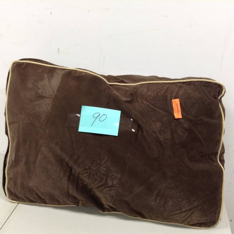 lot 90 image: Large Pet Bed