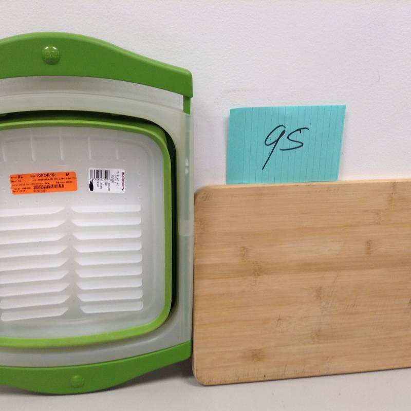 lot 95 image: Food Network Collapsable dish rack and wood cut board