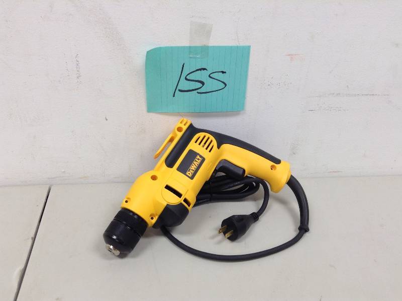 lot 155 image: Dewalt 38 in. (10 mm) Variable Speed Reversing Pistol Grip Drill with Keyless Chuck never used